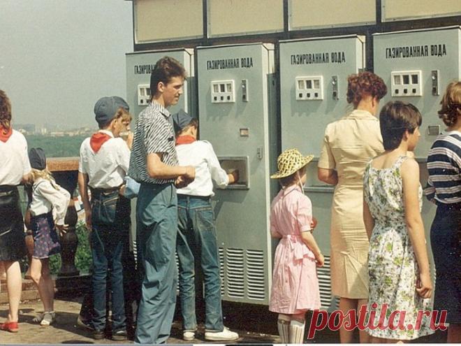 «Ситро», «Тархун», «Дюшес»: 5 простых рецептов, как приготовить дома «ту самую» газировку из детства