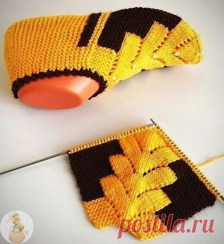 Пост на стене Тапочки💛🖤💛🖤💛Нитью желтого цвета набрать 11 петель.1ряд: 5лиц; 1изн; 5лиц.2ряд: 5лиц; нак; 1лиц; нак; 5лиц.3ряд: 5лиц; 3изн; 5лиц.4ряд: 5лиц; нак; 3лиц; нак; 5лиц.5ряд: нечётные ряды вяжем по рисунку, платочные-платочными, накиды изнаночными.6ряд: вяжем до тех пор, пока на спице не будет 22 петли (5+11середина+5).Теперь подключаем в работу зеленую нить (два клубочка, один с одной стороны и второй с другой), нитки двух ц...