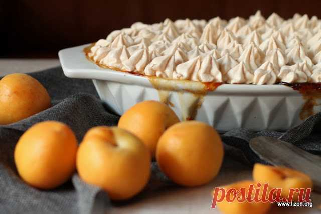 Бабушкин пирог с вареньем и безе