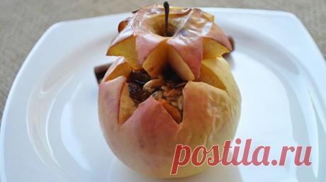 Запеченные яблоки с гранолой - ПУТЕШЕСТВУЙ ПО САЙТУ.