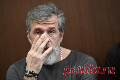 Суд начал банкротить беглого владельца сети ресторанов украинской кухни. Суд начал процедуру банкротства беглого владельца сети ресторанов украинской кухни «Корчма Тарас Бульба» Юрия Белойвана. ФНС доказала его неплатежеспособность, и теперь должнику предстоит реструктуризация долгов. В мае 2021 года за три месяца до ФНС бизнесмен сам подавал заявление о признании себя банкротом.