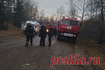 Более десяти человек погибли при взрыве порохового завода под Рязанью. В поселке Лесном Шиловского района Рязанской области утром 22 октября произошел взрыв с пожаром на территории завода «Эластик», где работало предприятие по производству пороха и утилизации боеприпасов. По разным данным, погибли от 12 до 16 человек. Официально МЧС подтвердило гибель семи рабочих.