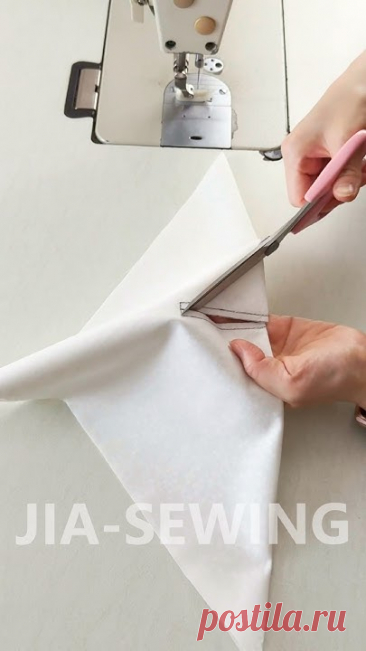 Sewing Tips and Tricks Sewing  Simple Handbag.  💡Sewing Tools Link in Bio.💡 Materials: CottonMeasurements: 35x35cm (13.77x13.77in) 7cm(2.75in) 0.5cm (0.19i...