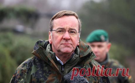 Министр обороны ФРГ не увидел поводов для радости в передаче танков Киеву. Германия 25 января согласилась передать Украине 14 танков Leopard, еще почти 100 таких машин с разрешения Берлина Киеву передадут другие страны. Борис Писториус назвал решение историческим, но не «отрадным»