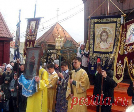 Молитва иконе Божьей Матери "Покров Пресвятой Богородицы": о защите, очень сильная, замужество Молебен Покрову Пресвятой Богородицы - молитва Божией Матери в великий праздник о вашем счастье, спокойствии и помощи Божией вашему дому