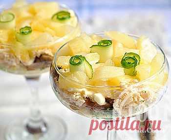 Рецепт салата с ананасами и сельдью - Салат с ананасами . 1001 ЕДА вкусные рецепты с фото!