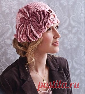 Шапочка для элегантных дам. Вязание крючком |