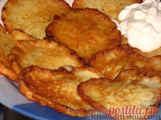 Луковые оладьи
Лук репчатый - 1-2 шт. (150-180 г)
Яйцо куриное - 1 шт.
Мука - 1 ст.л.
Соль - по вкусу
Перец черный молотый - 1 щепотка
Растительное масло - 2 ст. л.
Сметана (по желанию) - по вкусу