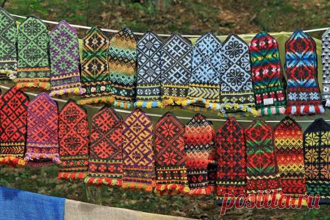 Latvian mittens | Colorwork Knitting