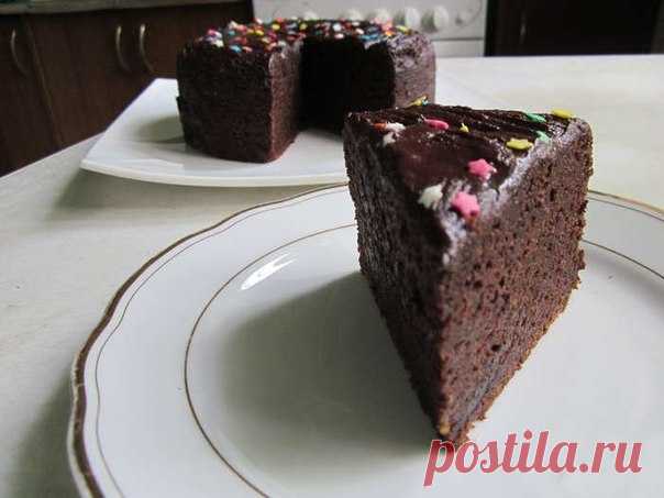 Шоколадный бисквит со свеклой

- свекла - 2 шт. маленькие
- яблоко - 2 шт.
- 1 ст. л. яблочного уксуса
- вода
- #мука - 1, 5 ст.
- сахар - 1 ст.
- #какао - 3 ст. л.
- ванильный #сахар - 1п.
- крахмал - 1 ст. л.
- #соль - 1/4 ч. л.
- корица - 1 ч. л.
- мускатный орех - 1 ч. л.
- сода - 2 ч. л. (без горки)

1. Свеклу отварить, остудить, очистить и измельчить в кухонном комбайне добавив воды (1/4 ст. ).
2. Разогреть духовку до 180*
3. #Яблоки очистить и натереть на мелкой тер...