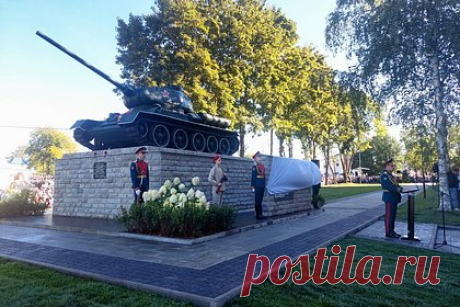 В России восстановят демонтированные в других странах памятники. Россия начнет работу по восстановлению военных памятников, которые были демонтированы в сопредельных странах. Первым мемориалом, восстановленным в рамках принятого решения, стал памятник танку Т-34 в Ивангороде. Ранее аналогичный мемориал, расположенный на территории Эстонии, был снесен.