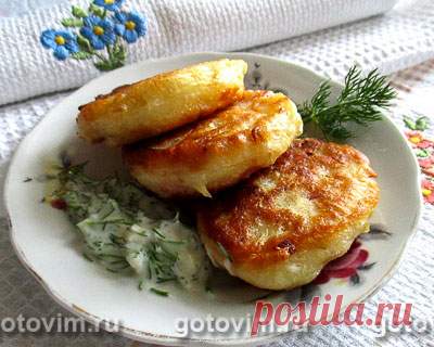 Дрожжевые оладьи с капустой и колбасой. Рецепт с фото / Готовим.РУ