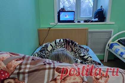 Россиянин с дочкой скатились с горки на тюбинге и на скорости влетели в джип. В Иркутской области несовершеннолетняя девочка попала в реанимацию после того, как влетела в припаркованный джип, катаясь с отцом на одном тюбинге. Врачи диагностировали у ребенка ушиб головного мозга, закрытую черепно-мозговую травму, перелом плеча, рваную рану рта, ушиб легкого и другие травмы.