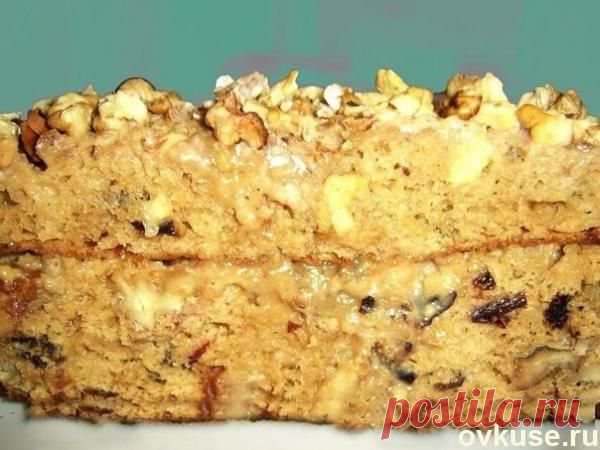 Кулинария >Пирог "лакомка" с орехами и вареной сгущенкой
