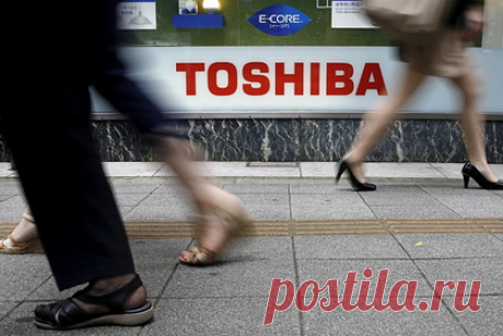 Toshiba объявила о распаде на три части. Японская компания Toshiba объявила о распаде на три независимых подразделения, причем историческое название останется только у одного из будущих предприятий. Из нынешнего конгломерата выделят энергетический и инфраструктурный бизнес, а также бизнес по производству устройств и систем хранения данных.