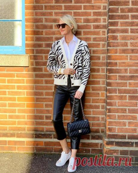 Как приручить зебру: 10 интересных образов с самым актуальным принтом этого сезона
Зебровый принт не менее выразителен, чем леопардовый, но зачастую смотрится более элегантно. Дополнительного обаяния ему придает отсылка к гламурному ретро 50–70-х годов – временам, когда зебра была на вершине популярности. Сегодня полосатая лошадка – отличный выбор для тех, кто хочет выглядеть темпераментно, но не...
Читай пост далее на сайте. Жми ⏫ссылку выше
