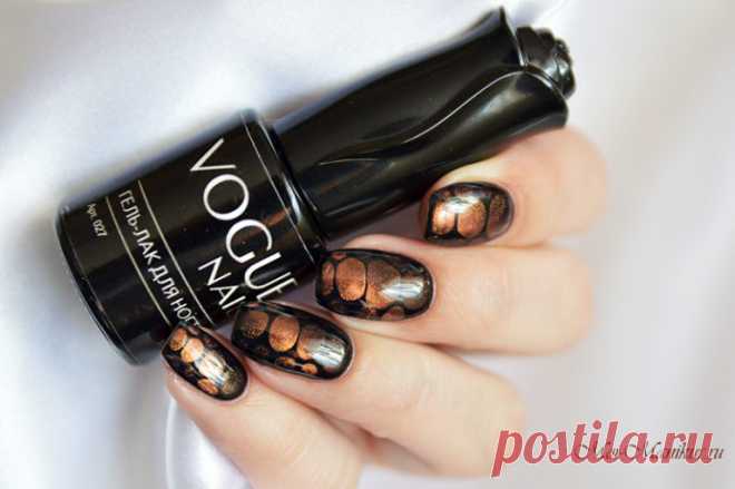 Дизайн ногтей гель-лаком "Кошачий глаз" Vogue Nails
