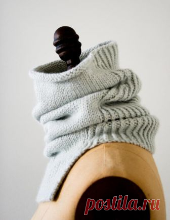 Structured Alpaca Cowl in Purl Soho’s New Alpaca Pure! Purl Soho's newest yarn, Alpaca Pure, is wonderfully suited for contrasts and warmth! This elegantly plied yarn is as articulate in a textured rib as it is in smooth stockinette stitch. And in 100% of the softest and coziest alpaca fiber we've ever felt, this worsted weight yarn creates the very fabric you dream about in the bitterest depths of winter.  Our Structured Alpaca Cowl was inspired by the versatility of Alpa...
