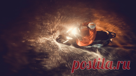 Вспомните себя в напряженной ситуации. Ставки высоки, надо «выдать» максимум — и вдруг предательски дрожит голос, вы забываете речь и… «Шеф, все пропало!» Психологическое напряжение — враг успеха. Оказывается, чем важнее для нас результат, тем выше шанс ударить в грязь лицом. Это доказало исследование 12 000 человек. Оно же дает ключ к тому, чтобы трансформировать свое беспокойство в силу. Книга «Под давлением» ( — простой самоучитель по борьбе с напряжением. Внутри — 22 приема, которые можно…