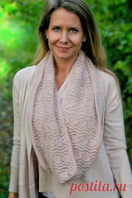 Вяжем ажурный шарф-снуд