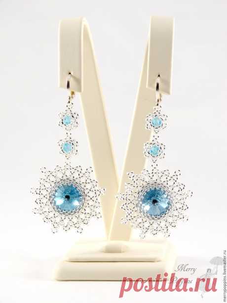 Купить серьги &quot;Снежинки&quot; из бисера и Swarovski - серебряный, серьги, серьги из бисера, серьги москва