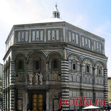 Baptistry of San Giovanni: In front of the Duomo stands this smaller building of similar design, where Dante and many other people of his day were baptized. The large, elaborate and heavy doors are known as the Gates of Paradise. | Elena Friedman приколол(а) это к доске I N F E R N O - Dan Brown