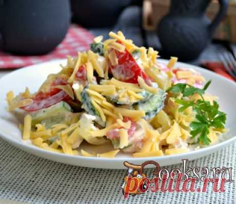 Салат из свежих овощей с курицей и сыром "Пестрый"