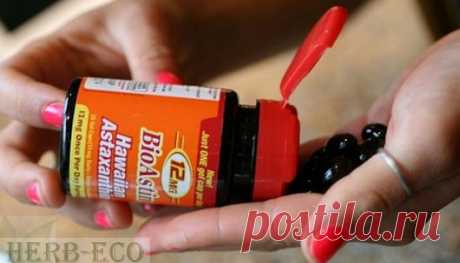 Herb Eco - Google+
Астаксантин является самым мощным антиоксидантом  - он в 10 раз эффективнее бета-каротина и в 100 раз эффективнее витамина E, кроме того, астаксантин не только нейтрализует свободные радикалы, но и взаимодействует с другими антиоксидантами, такими, как витамины C и E, повышая их эффективность.﻿