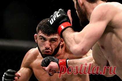 Российский боец отказался помогать сопернику Махачева в подготовке к поединку. Российский боец смешанного стиля (MMA) Арман Царукян рассказал, что мог стать спарринг-партнером лучшего бойца Абсолютного бойцовского чемпионата (UFC) австралийца Александра Волкановски. Он заявил, что получал предложение присоединиться к команде австралийца, который готовится к бою против россиянина Ислама Махачева.