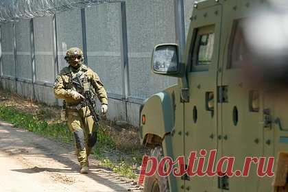 Польским пограничникам разрешили использовать спецсредства против мигрантов