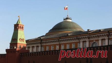 Над резиденцией главы государства подняли президентский штандарт