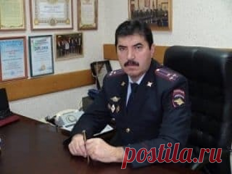 Бывшего замглавы МВД по Карачаево-Черкесии объявили в розыск. Бывшего замглавы МВД по Карачаево-Черкесской республике Альберта Карабашева объявили в розыск. По версии следствия, в 2000 году он поручил убить трех россиян. 30 сентября 2020 года их расстреляли на 13-м километре федеральной автодороги Карачаевск — Кисловодск. Карабашева оставили под подпиской о невыезде.
