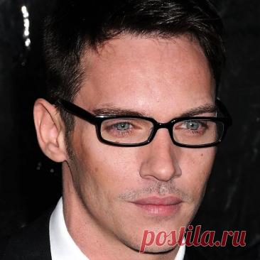 Опасная красота. Знаменитый «плохиш» мирового кино Джонатан Рис-Майерс: ирландский дьявол с глазами голодной акулы | ГалопомПоЕвропам | Дзен