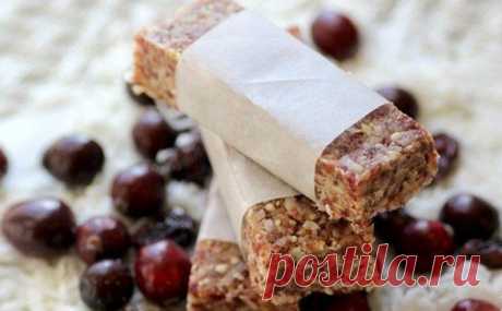 Энергетические батончики с орехами,финиками и клюквой