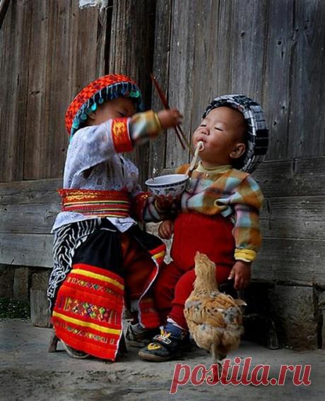 Наслаждаться счастьем — величайшее благо, обладать возможностью давать его другим — еще большее.
Фрэнсис Бэкон