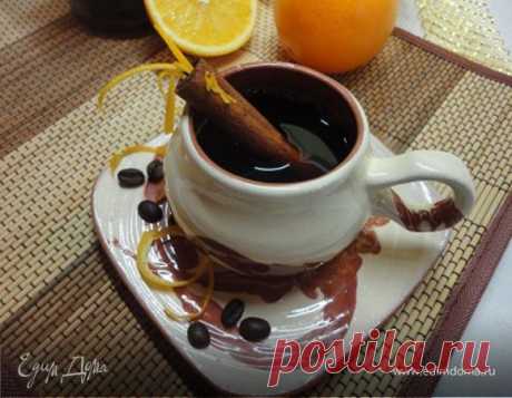 Кофе фламбе. Ингредиенты: вода, виски, апельсиновый ликер