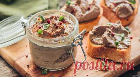 Как приготовить куриный паштет Своя версия куриного паштета есть чуть ли не в каждой европейской стране. Мария Сорокина дает мастер-класс по приготовлению простого куриного паштета, который без проблем можно сделать дома – к празднику или просто к большому семейному обеду.