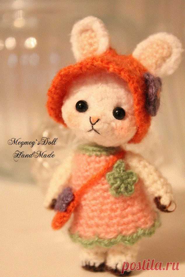 Пасхальный кролик амигуруми крючком. 3 мастер-класса. /