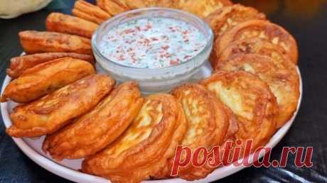 Если осталось пюре, воспользуйтесь классным рецептом. Пирожки без лепки и возни с тестом - Будет вкусно - 20 октября - 43731041125 - Медиаплатформа МирТесен Вместо долгой лепки пирожков, можно воспользоваться этим классным и быстрым рецептом. Особенно он выручает, когда осталось пюре, которое уже никто не хочет есть! Ингредиенты для пирожков без лепки: отварной картофель (пюре) — 1 кг; твёрдый сыр — 100 гр.; несколько веточек любой зелени - 20 октября - 43731041125 - Медиаплатформа МирТесен