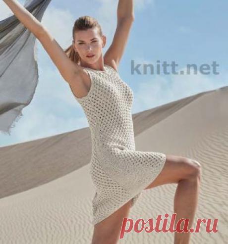 Ажурное вязаное платье спицами из ленточной пряжи