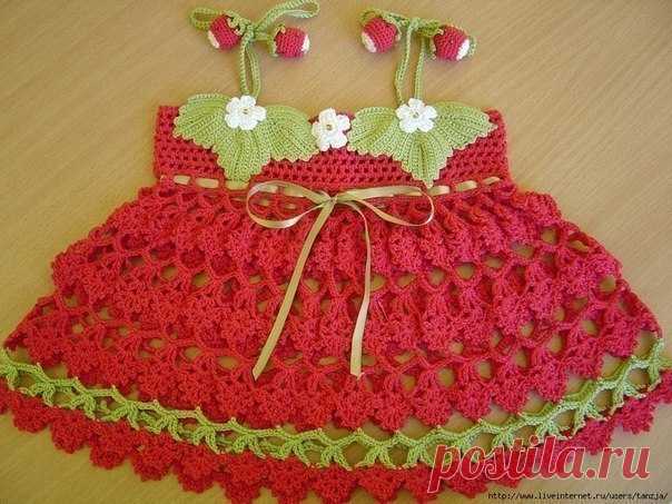 Вяжем клубничный сарафанчик для маленькой модницы