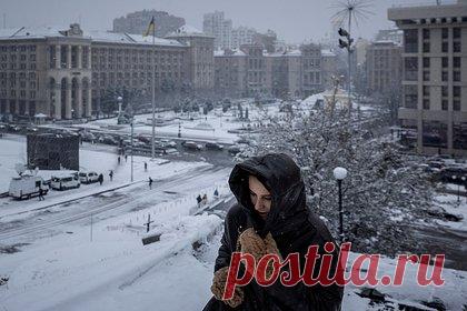 В Киеве и Харькове произошли взрывы. Взрывы произошли в Киеве и Харькове. Об этом сообщают украинские СМИ. Как уточняет киевская военная администрация, в городе объявлена тревога, работает система противовоздушной обороны (ПВО). По данным интерактивной карты на сайте Министерства цифровой трансформации Украины, объявлена тревога.