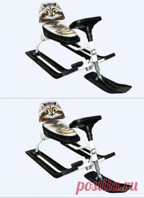 Снегокат со складной спинкой Барс (Russian Winter) Comfort Animals Енот 116 – модель из увлекательной линейки снегокатов для детей, с изображением диких животных. Каждый сможет подобрать любимого питомца. Снегокат с белой рамой и мягким сиденьем. Сиденье выполнено с изображением енота, причем мордочка животного выполнена на спинке. Спинка складывается.