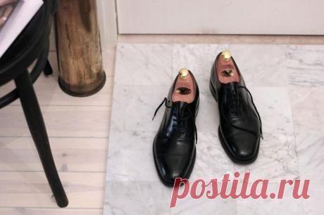 Входной коврик «под мрамор» своими руками из остатков плитки Стандартный придверный коврик быстро теряет вид. Чтобы не менять его каждые пару месяцев, изготовьте моющееся решение. С первым выпавшим снегом на улицах дома начинается эпопея борьбы с грязными полами и растаявшими в коридоре лужами...