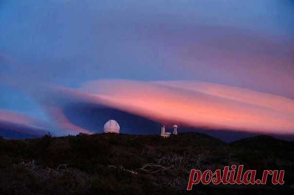 Лентикулярное облако над Тенерифе , Канары, Испания, 24 января 2015 / Социальная погода