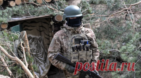 Военкор RT показал видео взятия блиндажа ВСУ бойцами спецназа «Ахмат». Военкор RT Влад Андрица опубликовал кадры, на которых бойцы 1-го батальона 4-й отдельной мотострелковой бригады и штурмового отряда спецназа «Ахмат» выбивают украинских военных из одного из блиндажей под Клещеевкой в ДНР. Читать далее