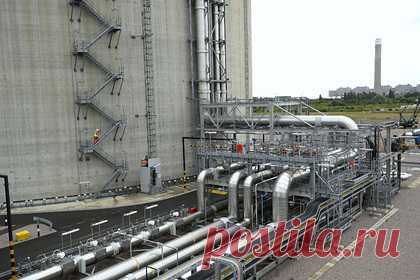 Британцев оставили без света и тепла перед зимой. Грядущей зимой почти 100 тысяч британцев рискуют остаться без отопления и света, поскольку местные поставщики не справляются с резким скачком цен на газ и электроэнергию в Европе и уходят с рынка. Фирмы Pfp Energy и Moneyplus Energy оставили 94 тысячи своих клиентов без света и отопления.