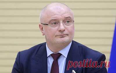 Клишас заявил, что европейские политики восемь лет лгали о важности минских соглашений. Глава комитета Совета Федерации по конституционному законодательству и госстроительству считает, что европейские политики восемь лет лгали, чтобы вооружать Украину