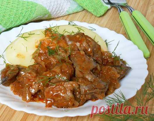 Куриная печень с маринованными огурцами — ДОМАШНИЕ