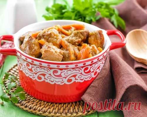 Тушеное мясо с морковью